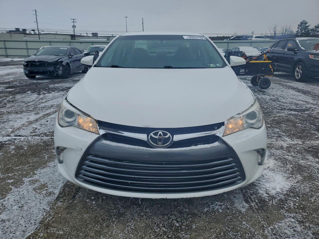 2017 TOYOTA CAMRY LE photo 5