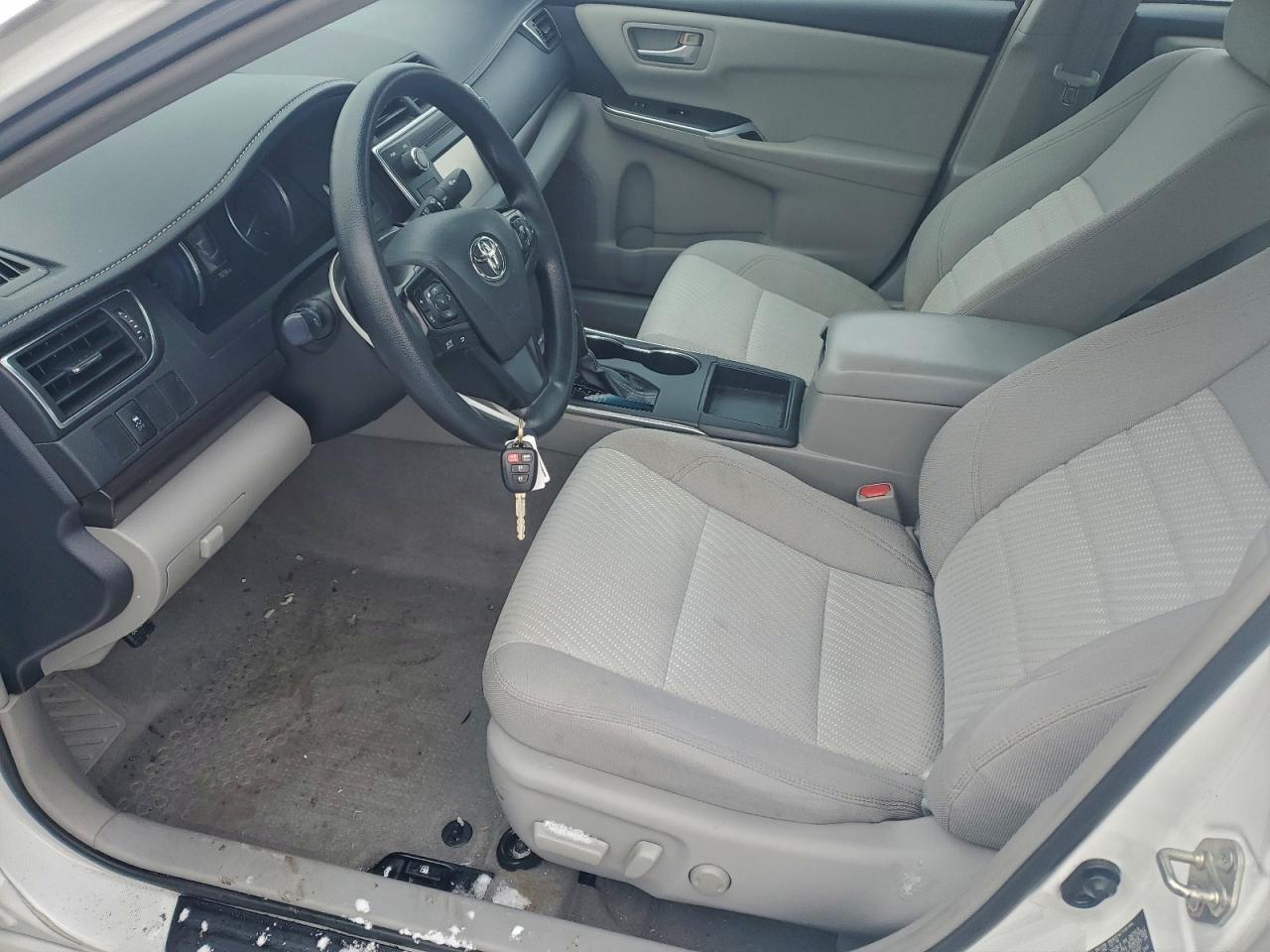 2017 TOYOTA CAMRY LE photo 7
