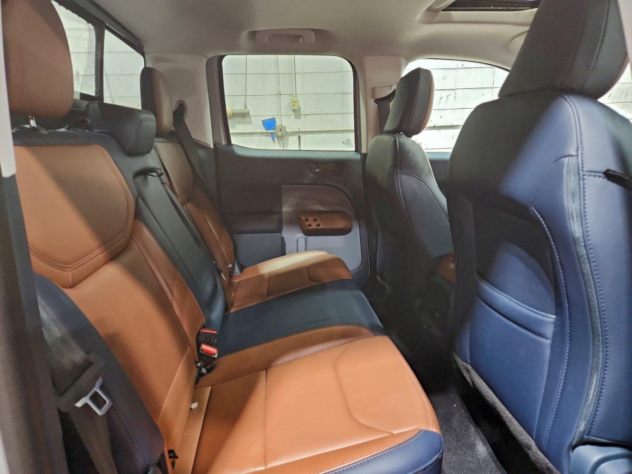 2024 FORD MAVERICK LARIAT photo 19