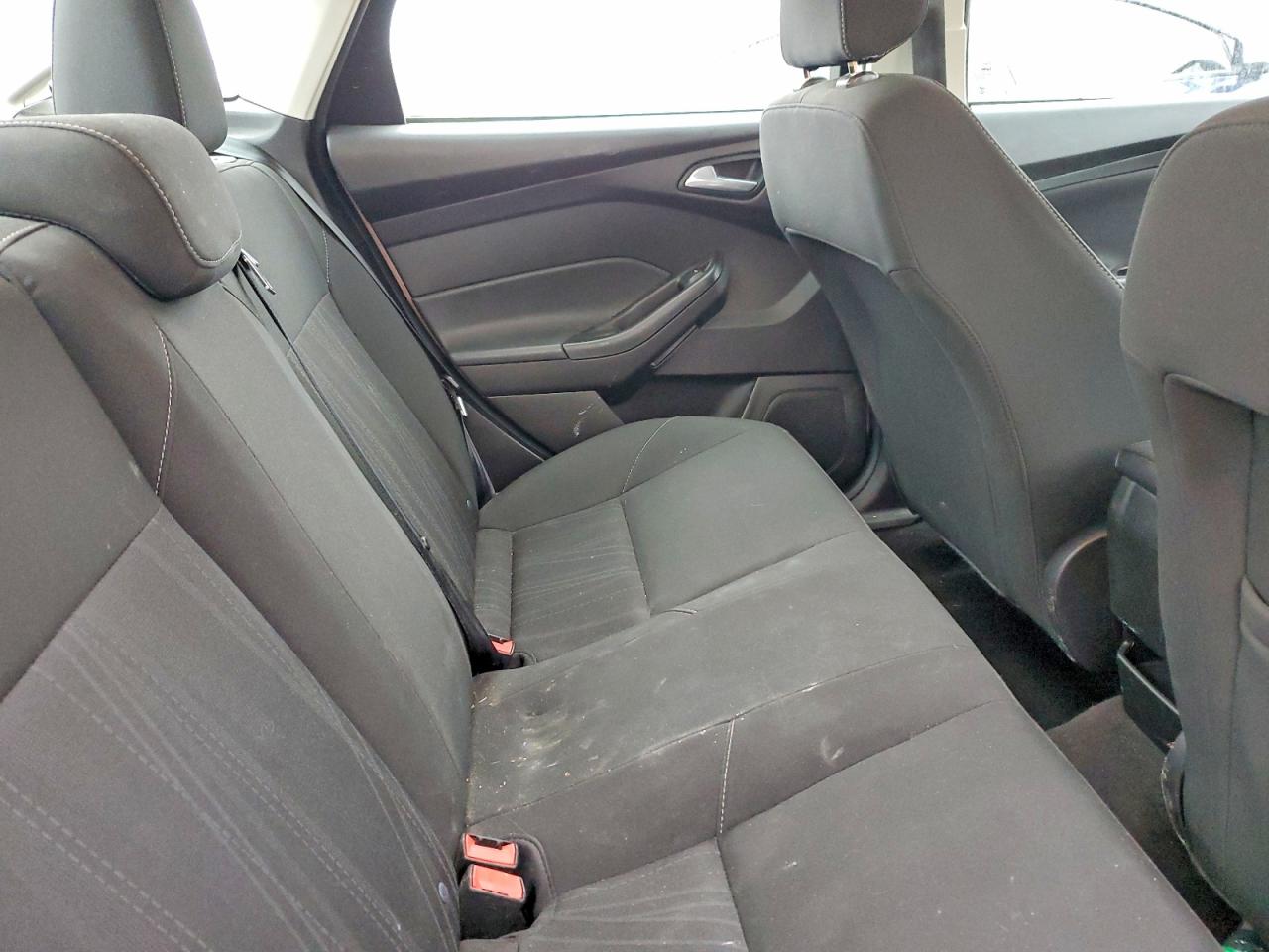2018 FORD FOCUS SE photo 10