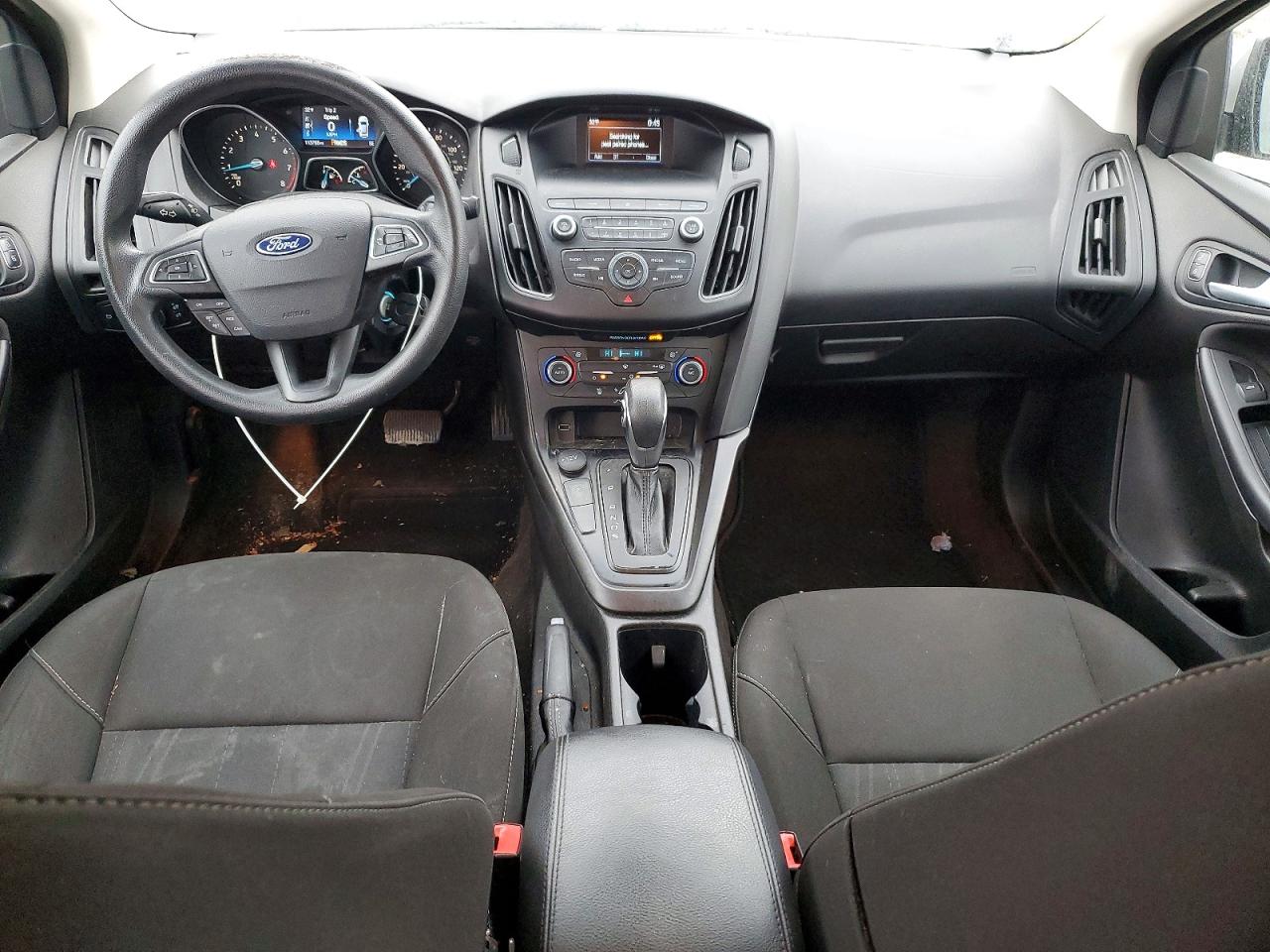 2018 FORD FOCUS SE photo 8