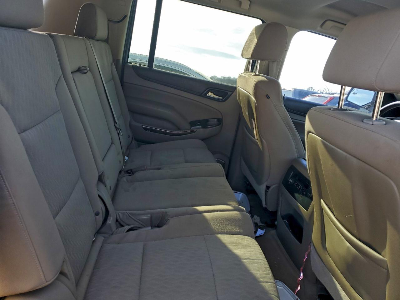 2015 GMC YUKON XL C1500 SLE photo 11