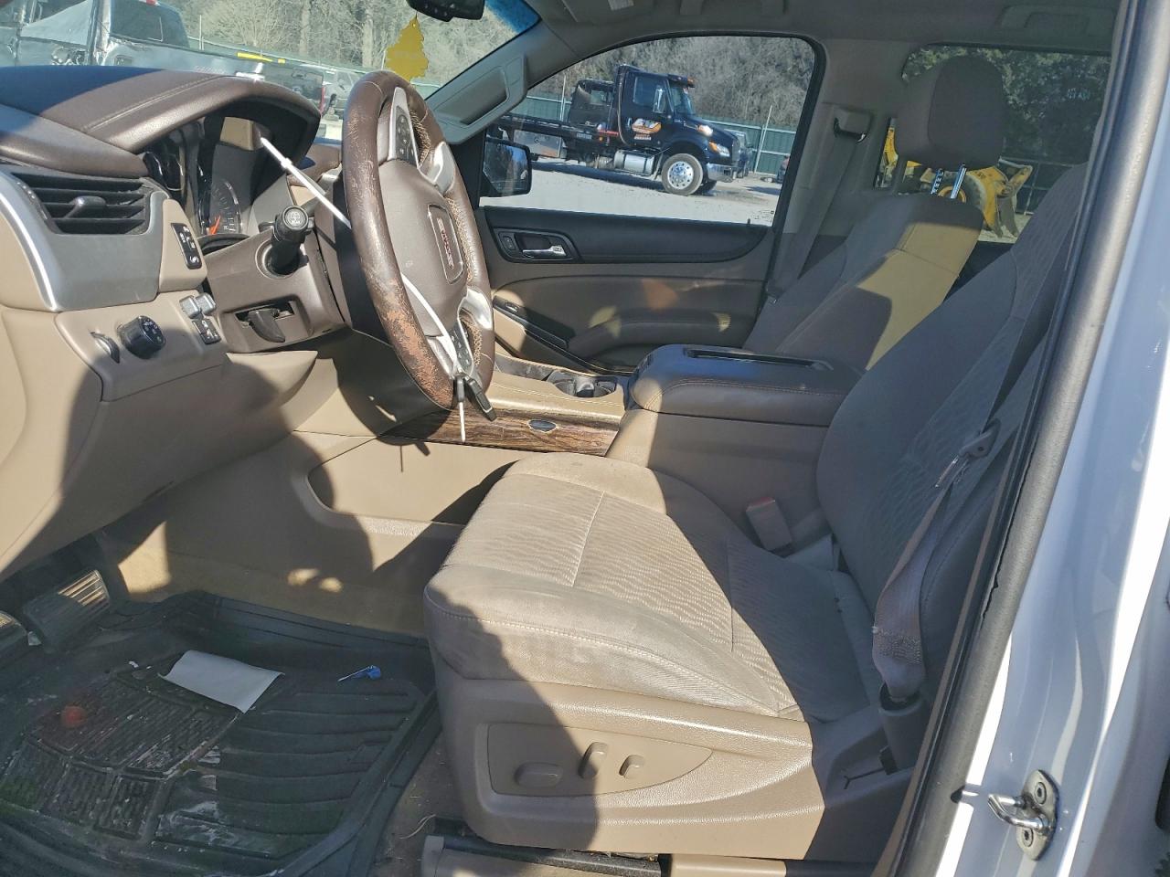 2015 GMC YUKON XL C1500 SLE photo 7