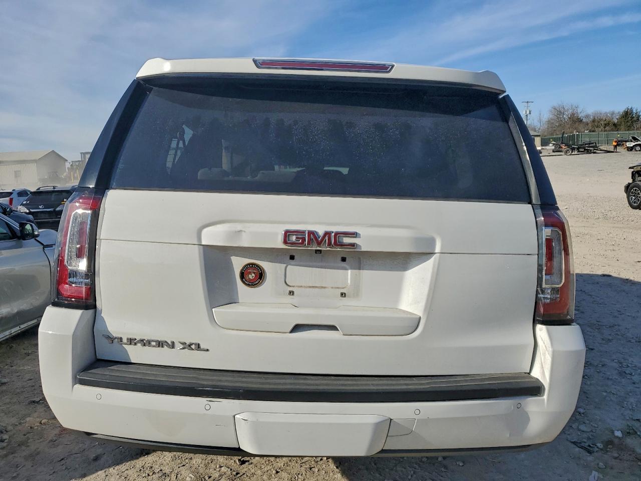 2015 GMC YUKON XL C1500 SLE photo 6