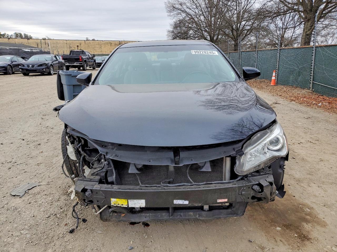2016 TOYOTA CAMRY LE photo 5