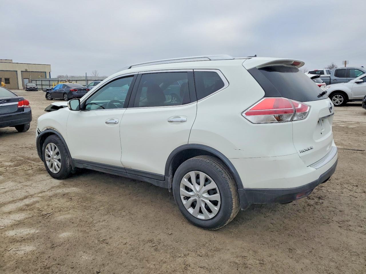 2016 NISSAN ROGUE S photo 2