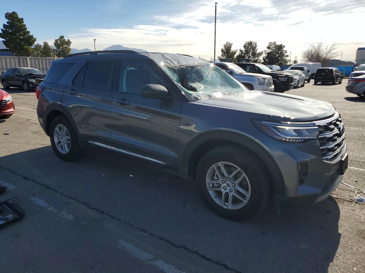2025 FORD EXPLORER ACTIVE photo 4