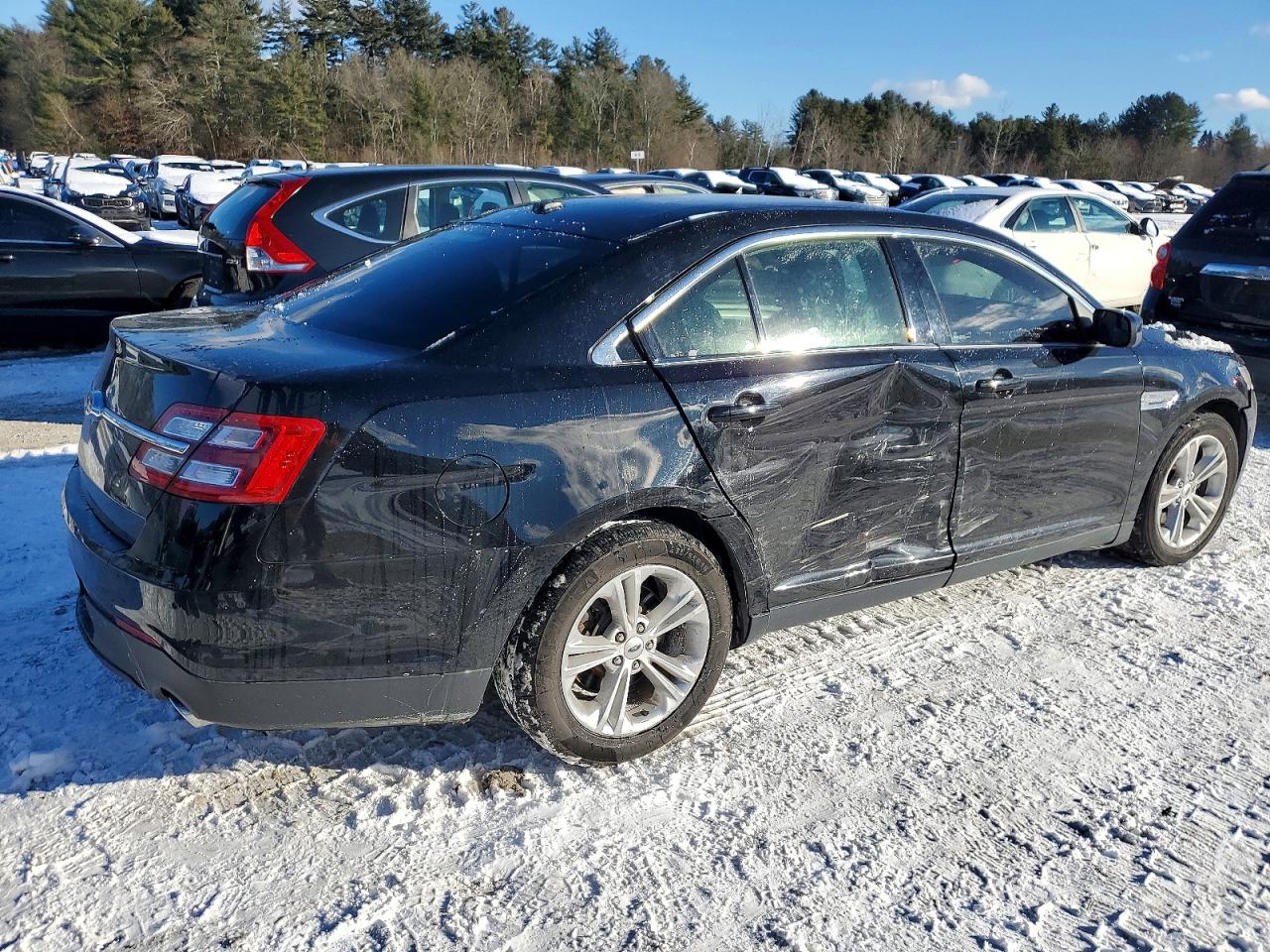 2016 FORD TAURUS SEL photo 3