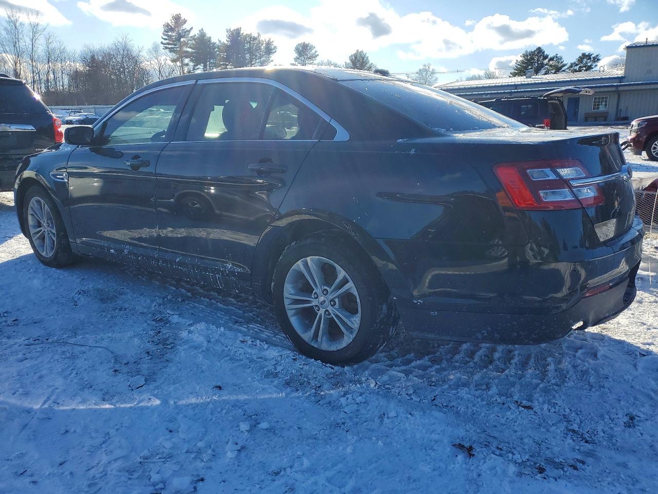 2016 FORD TAURUS SEL photo 2