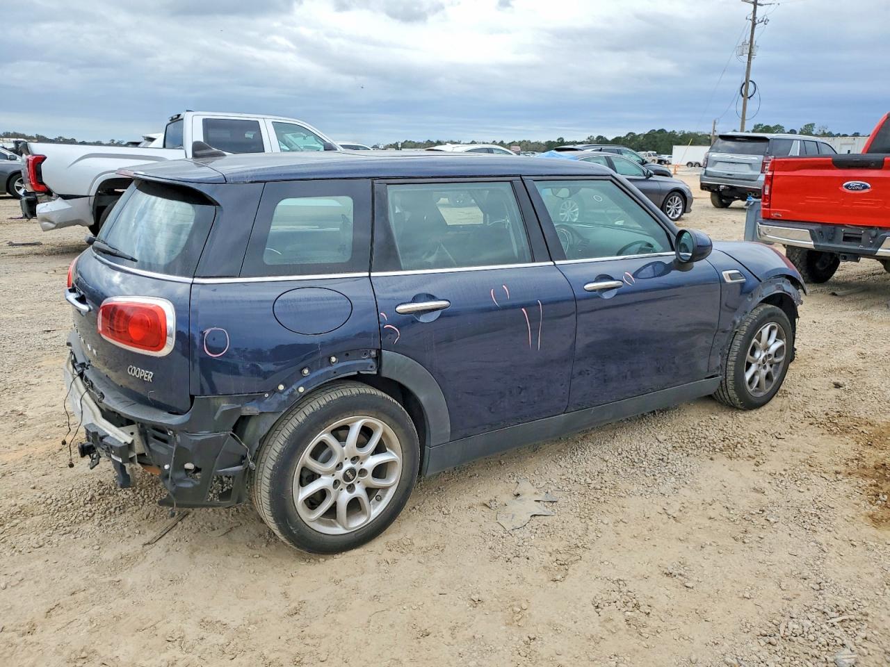 2016 MINI COOPER CLUBMAN photo 3