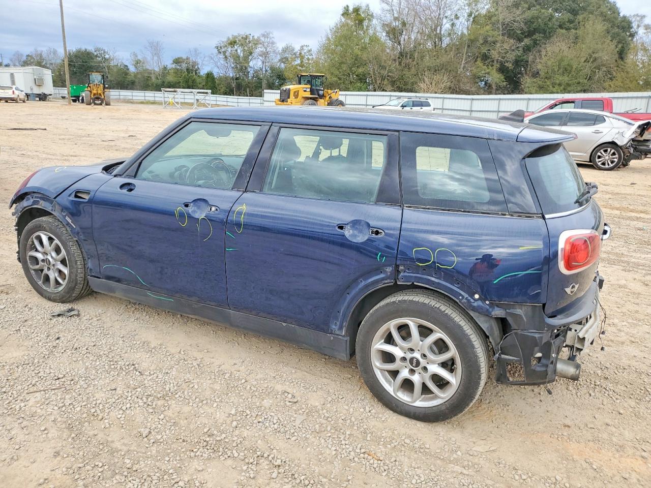2016 MINI COOPER CLUBMAN photo 2