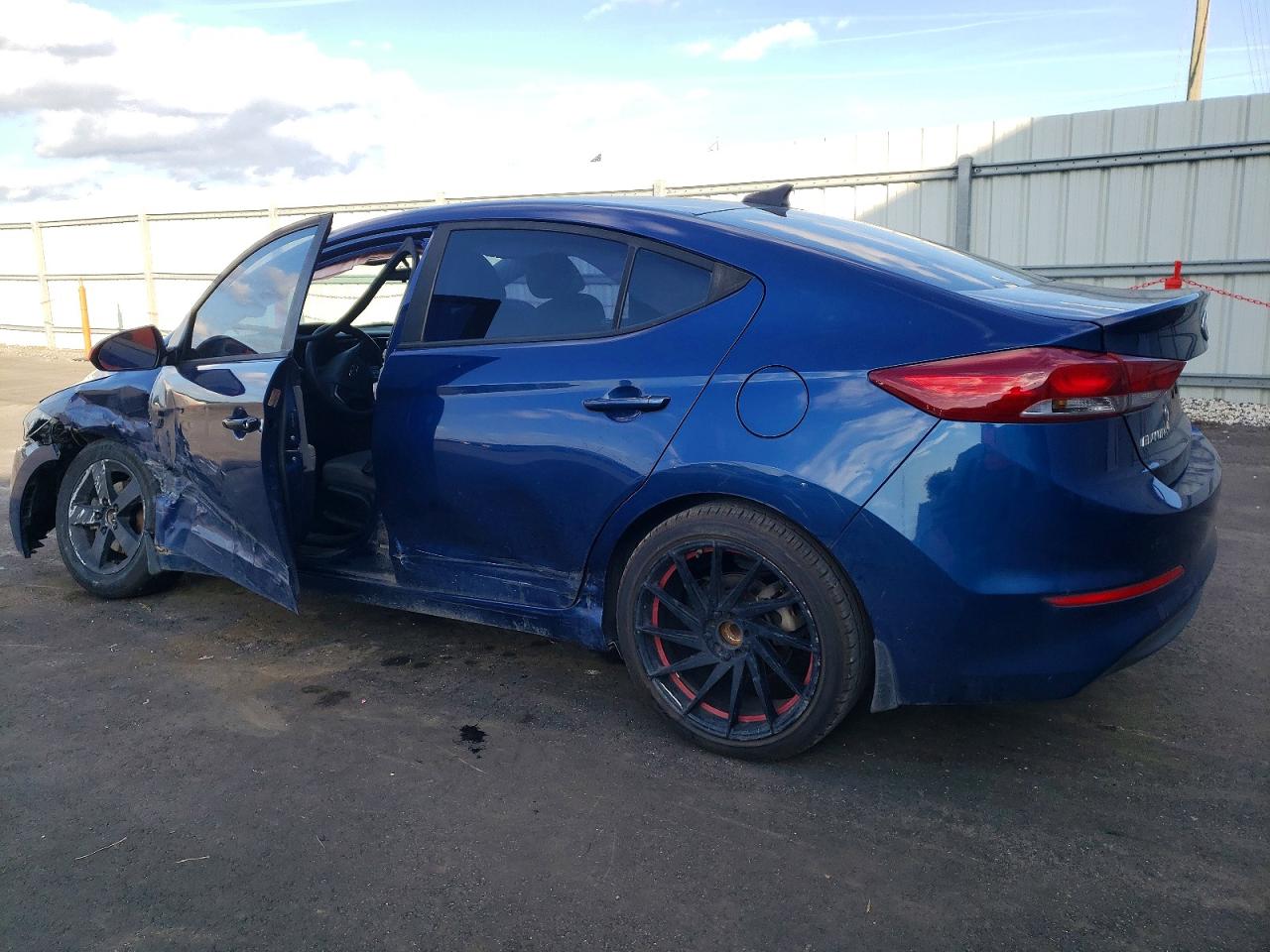 2018 HYUNDAI ELANTRA SEL photo 2