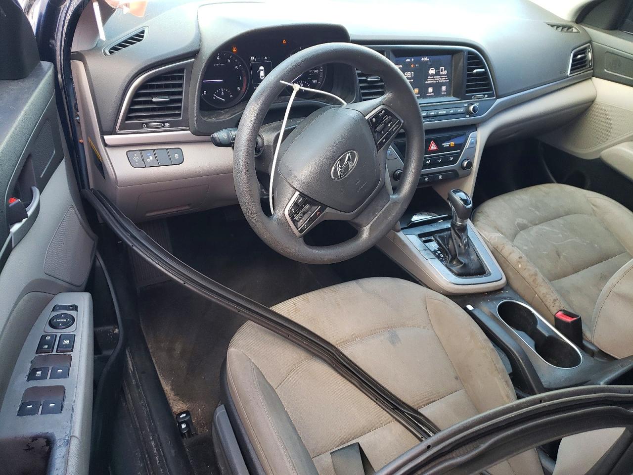 2018 HYUNDAI ELANTRA SEL photo 8