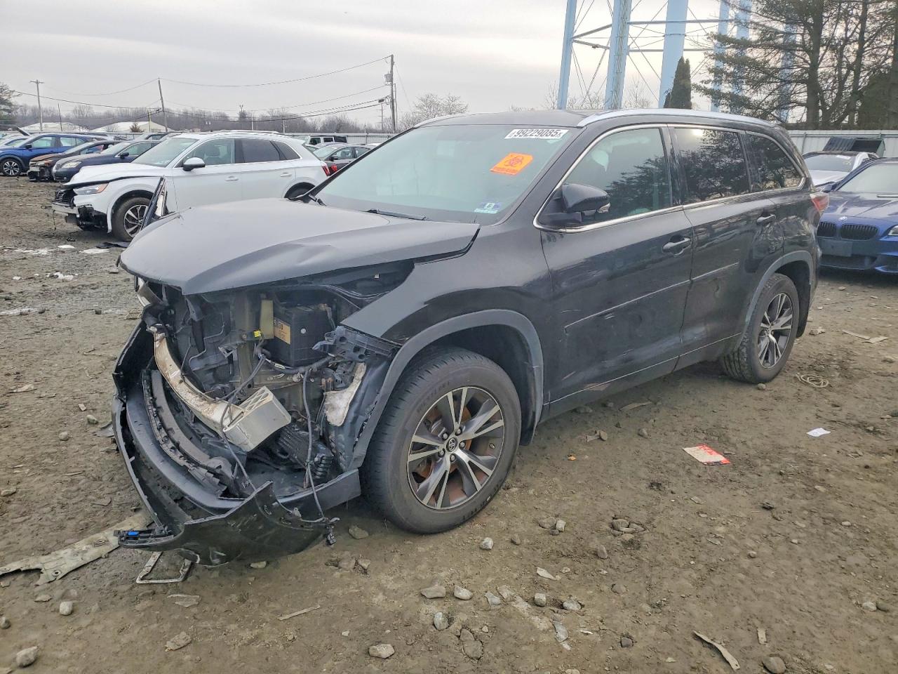 2016 TOYOTA HIGHLANDER
