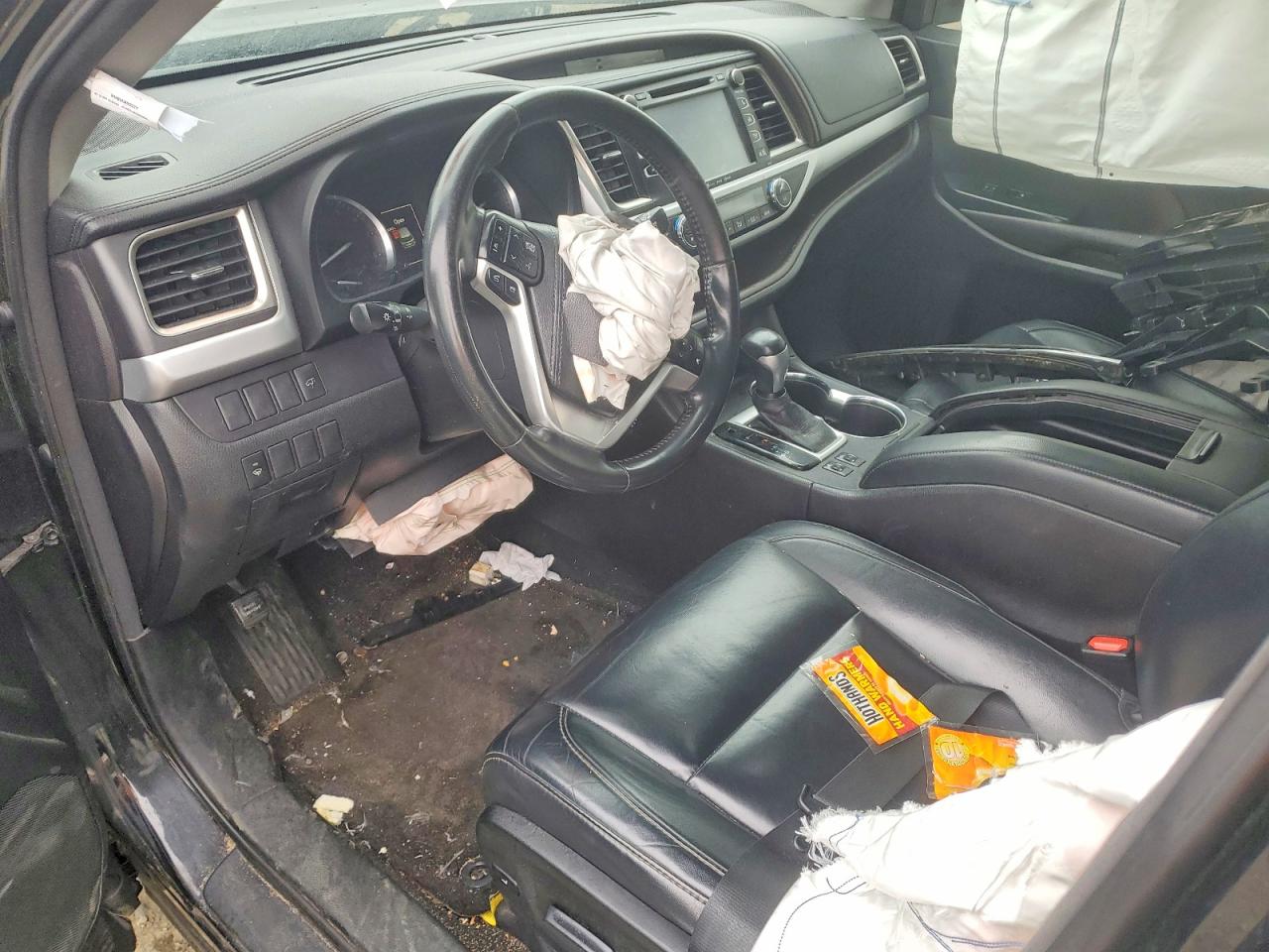 2016 TOYOTA HIGHLANDER XLE photo 8