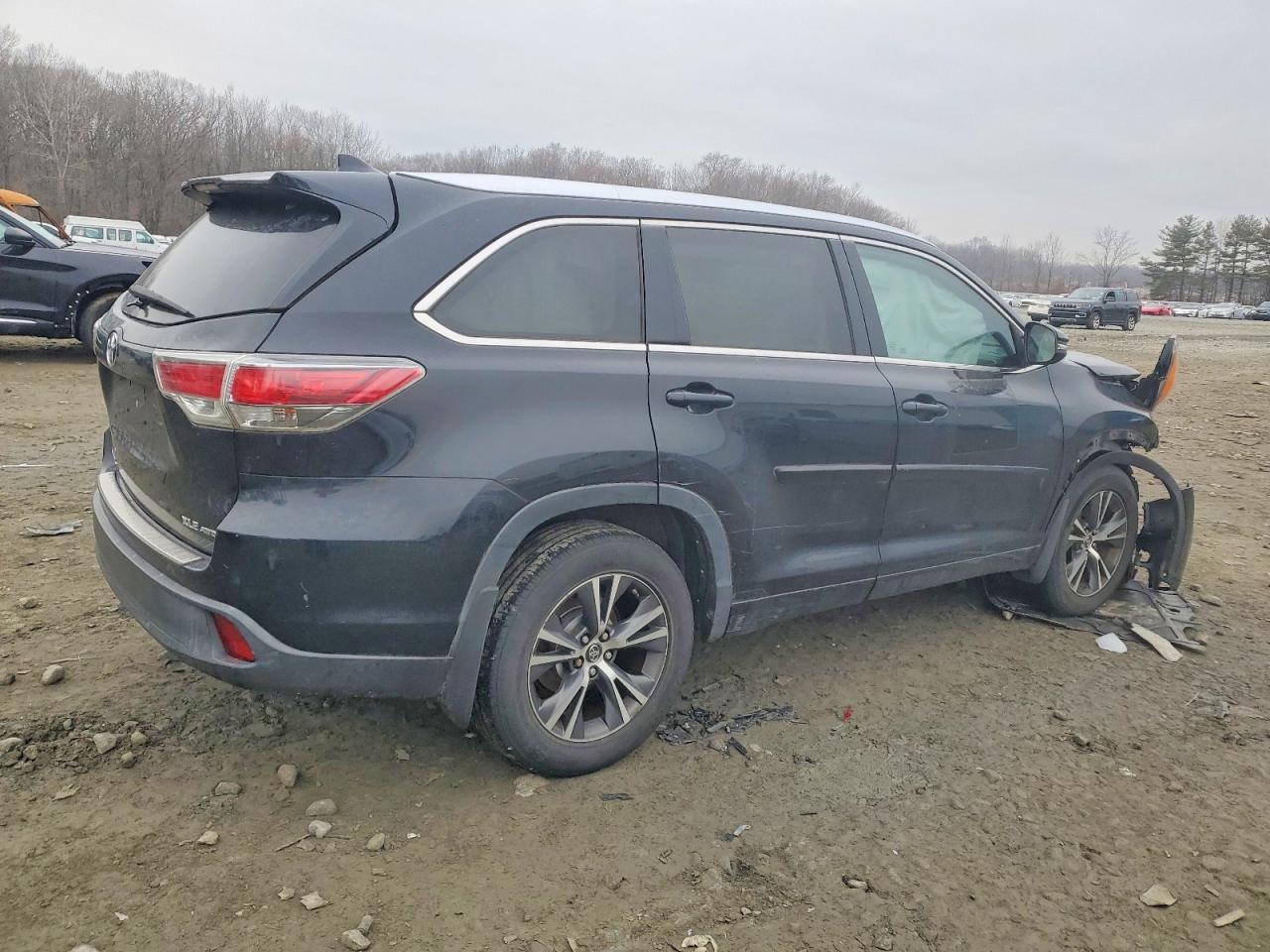 2016 TOYOTA HIGHLANDER XLE photo 3