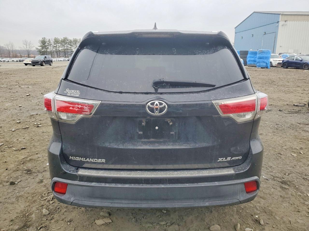 2016 TOYOTA HIGHLANDER XLE photo 6