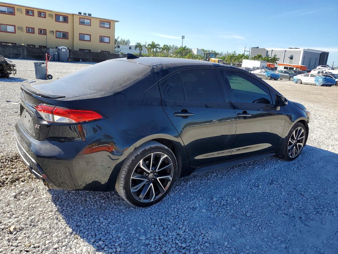 2020 TOYOTA COROLLA SE photo 3