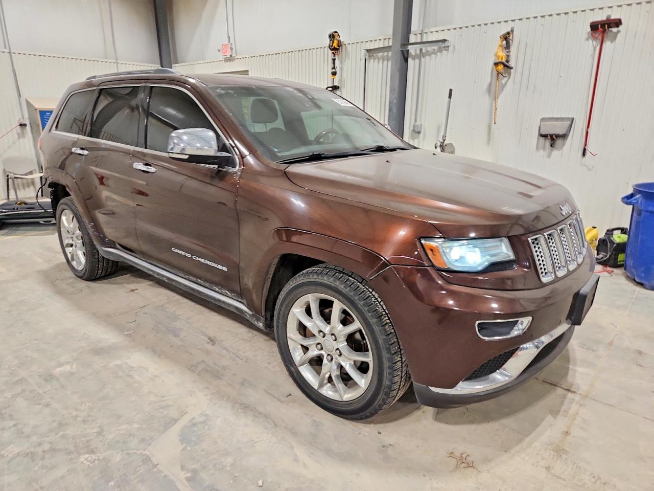 2014 JEEP GRAND CHEROKEE SUMMIT photo 4