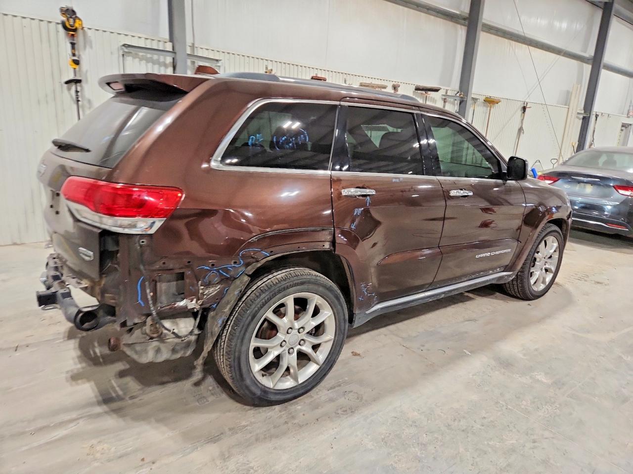 2014 JEEP GRAND CHEROKEE SUMMIT photo 3