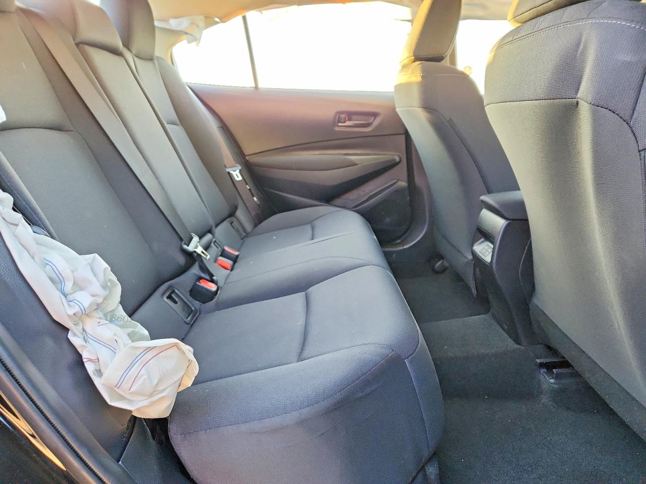 2025 TOYOTA COROLLA LE photo 10