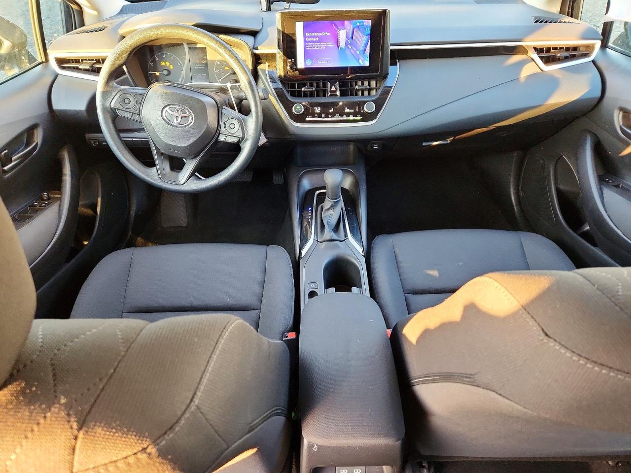 2025 TOYOTA COROLLA LE photo 8