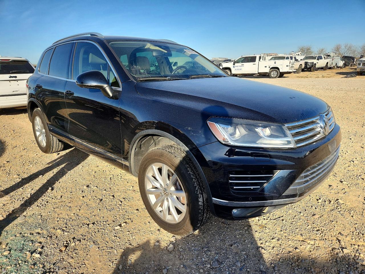 2016 VOLKSWAGEN TOUAREG SPORT photo 4