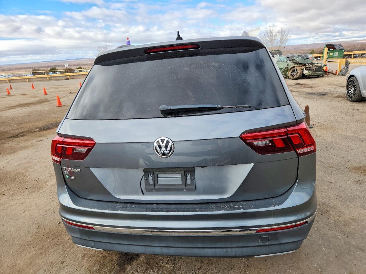 2020 VOLKSWAGEN TIGUAN SE photo 6