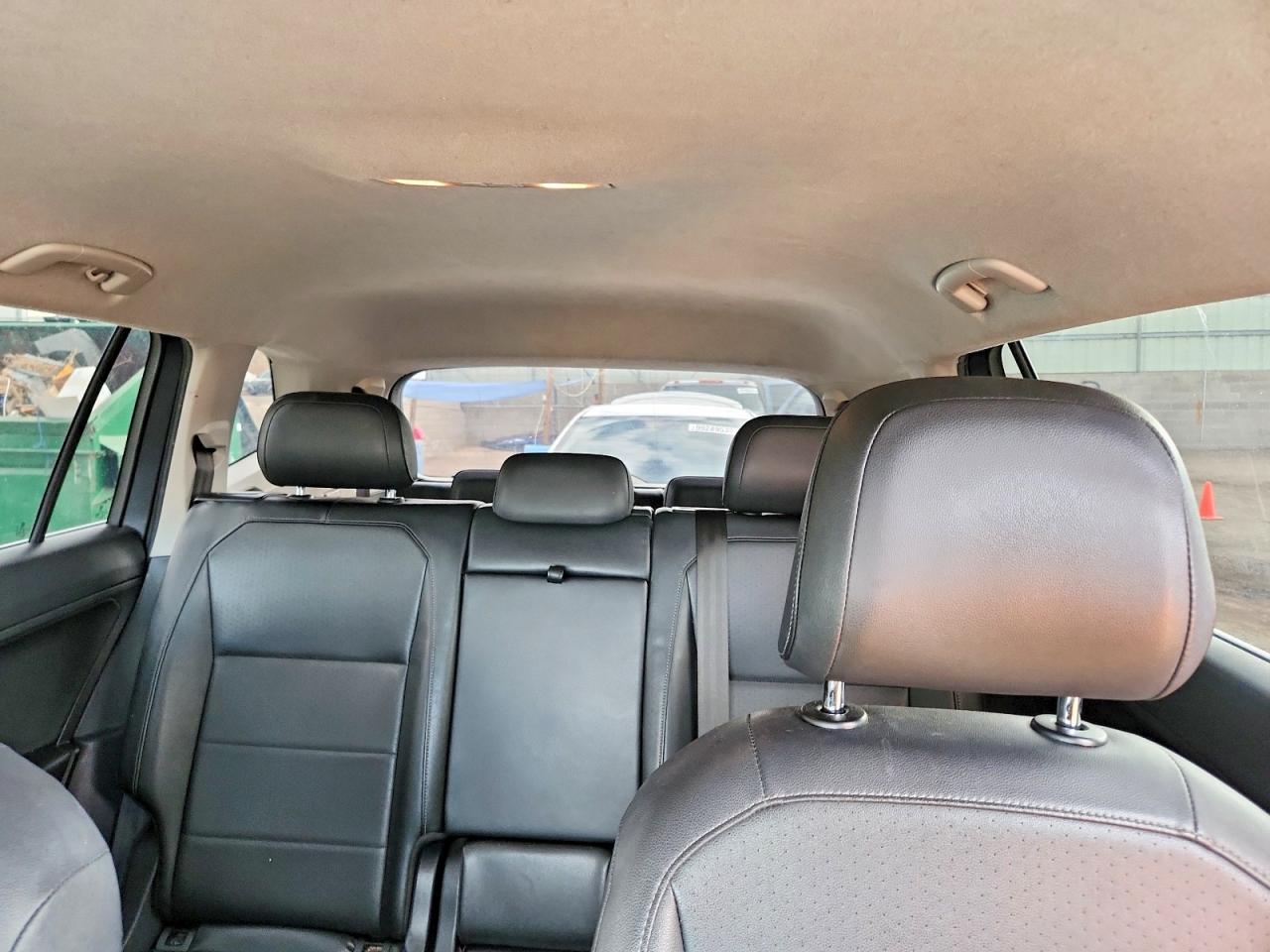 2020 VOLKSWAGEN TIGUAN SE photo 10