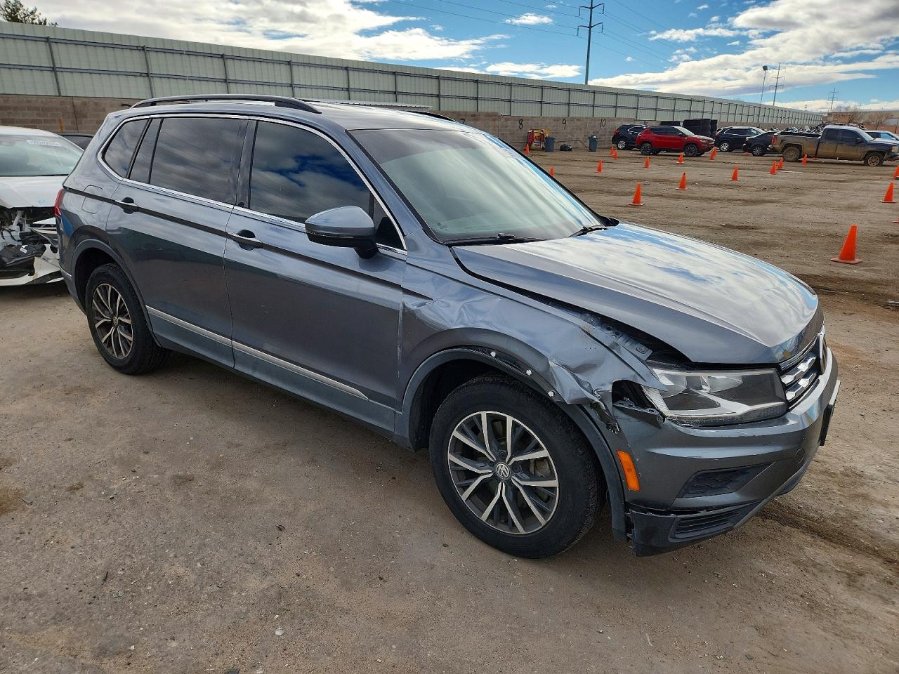 2020 VOLKSWAGEN TIGUAN SE photo 4