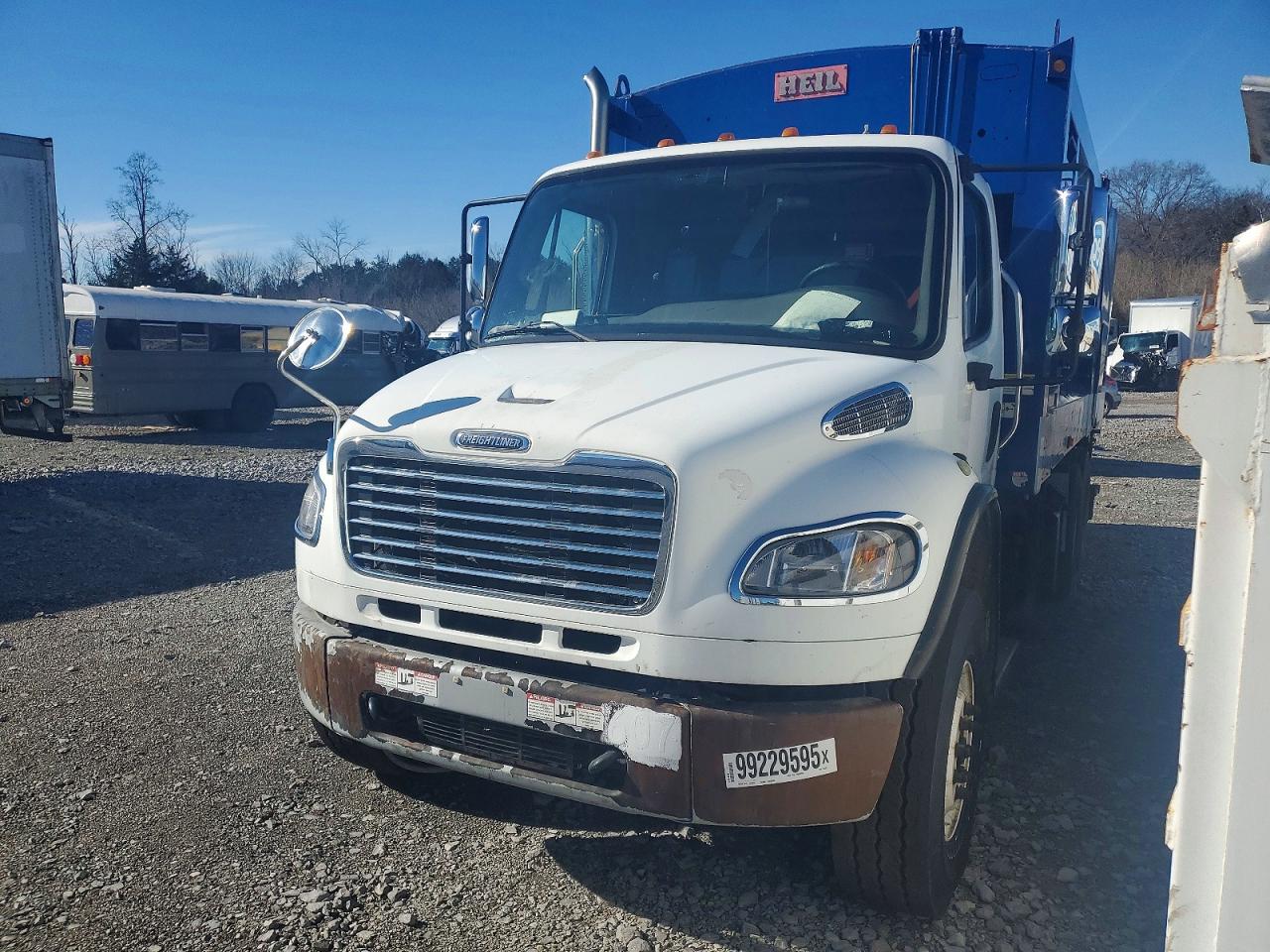 2015 FREIGHTLINER BUSINESS CLASS M2 REFUSE TRUCK photo 2