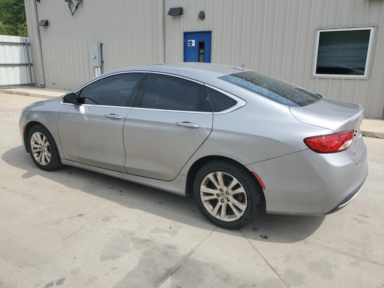 2015 CHRYSLER 200 LIMITED photo 2