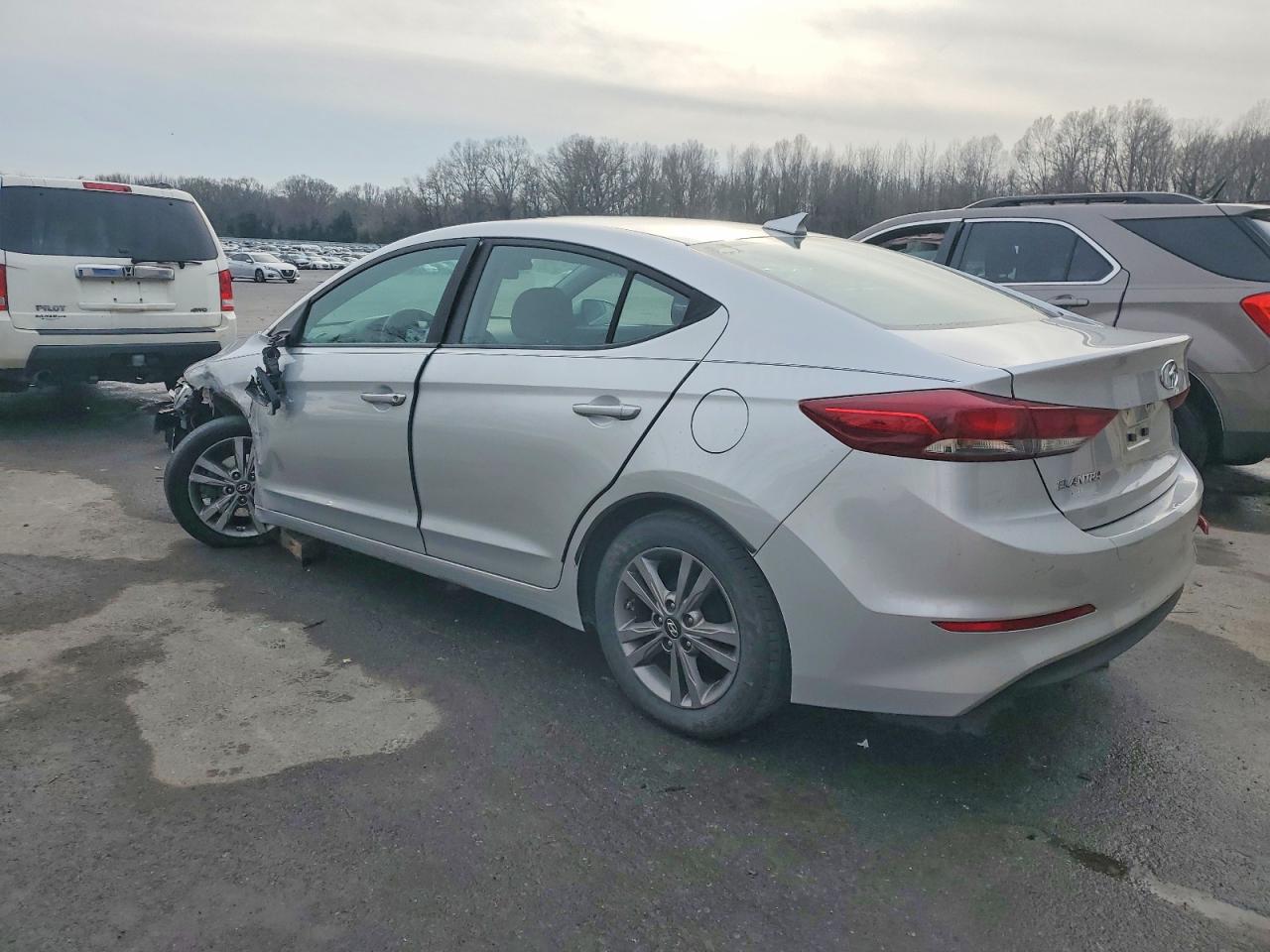 2017 HYUNDAI ELANTRA SE photo 2