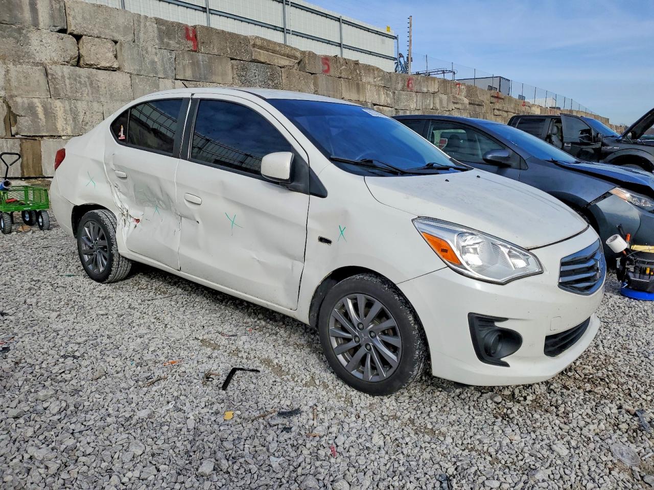 2018 MITSUBISHI MIRAGE G4 ES photo 4