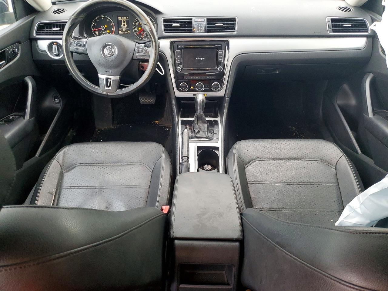 2012 VOLKSWAGEN PASSAT SE photo 8