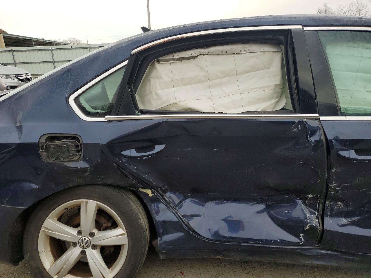 2012 VOLKSWAGEN PASSAT SE photo 10