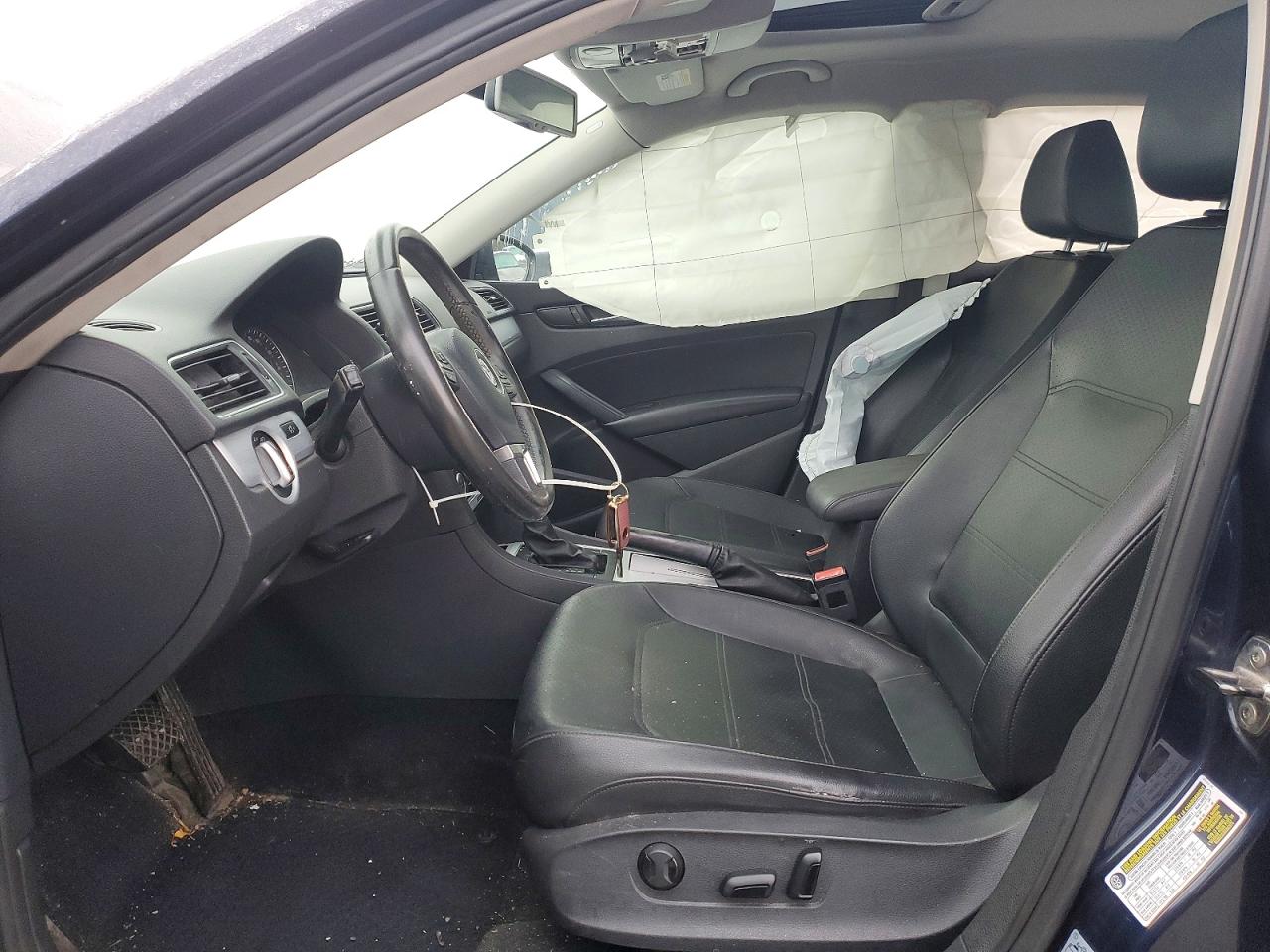 2012 VOLKSWAGEN PASSAT SE photo 7