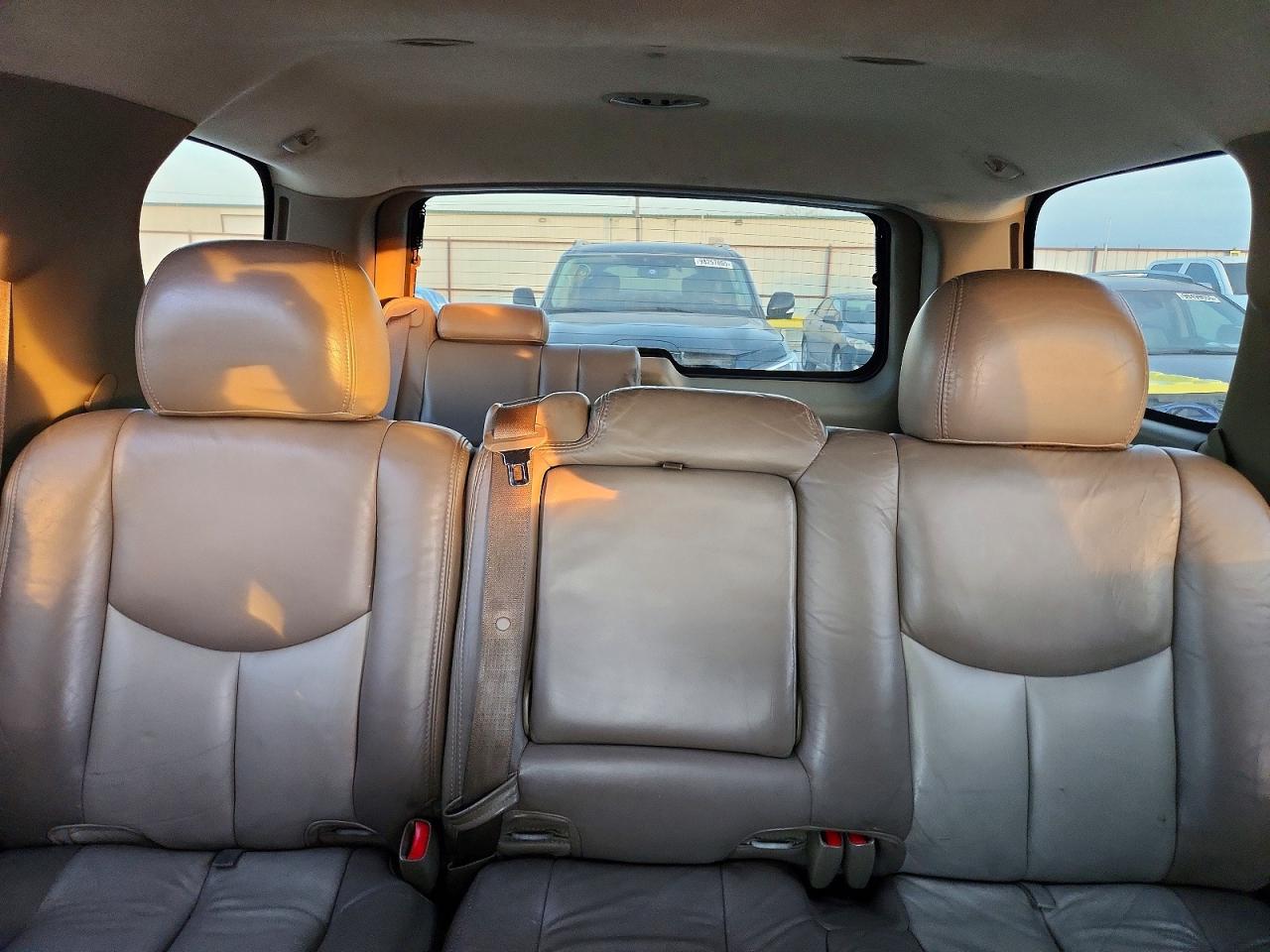 2003 GMC YUKON DENALI photo 10