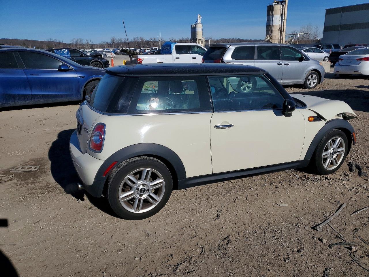 2012 MINI COOPER photo 3