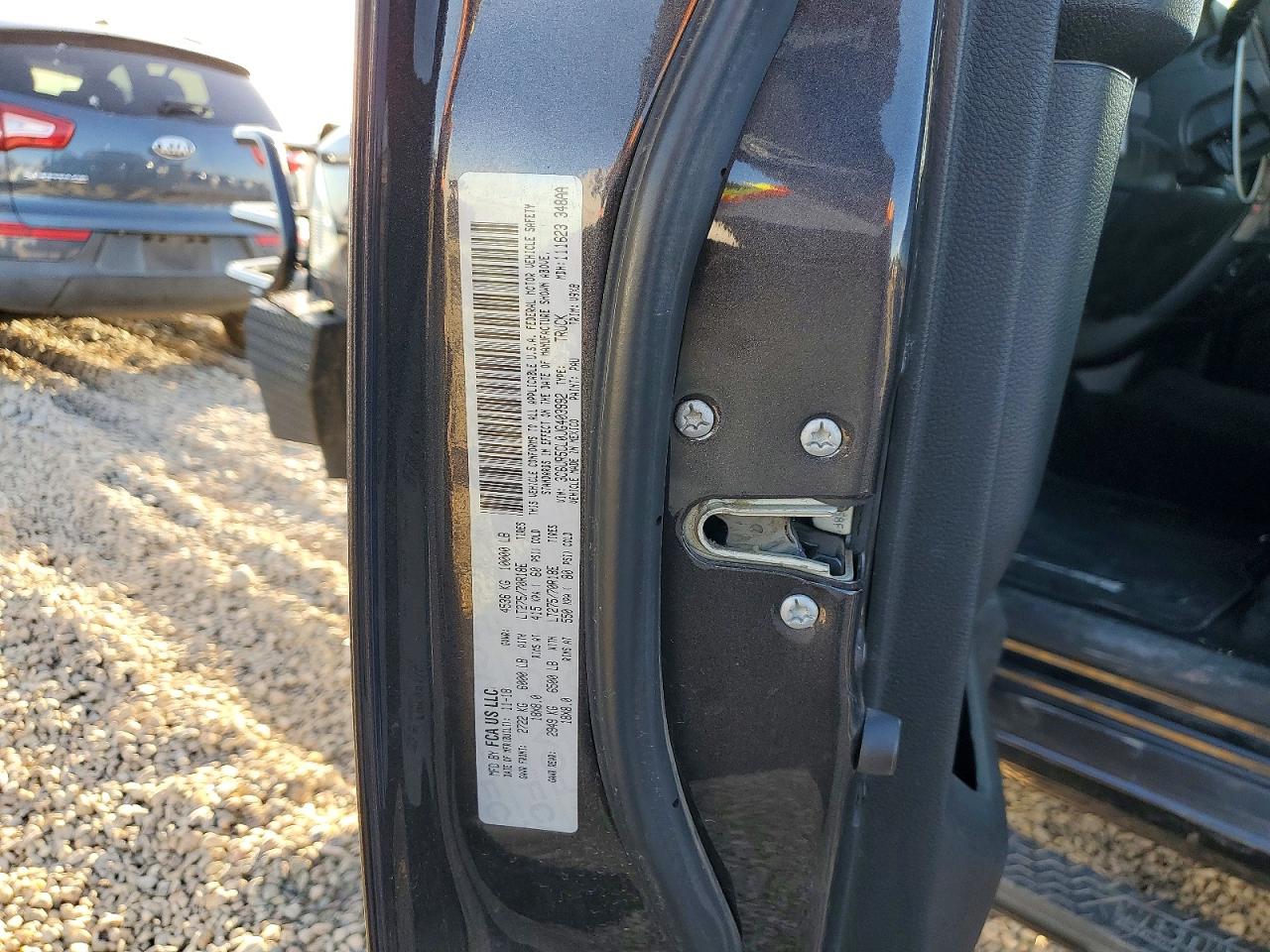 2018 RAM 2500 ST photo 13