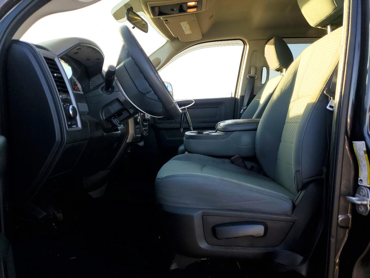 2018 RAM 2500 ST photo 7