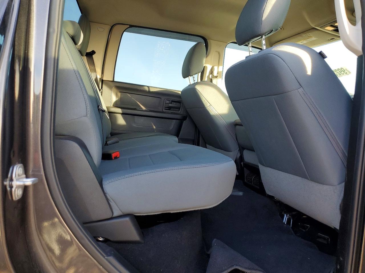 2018 RAM 2500 ST photo 11