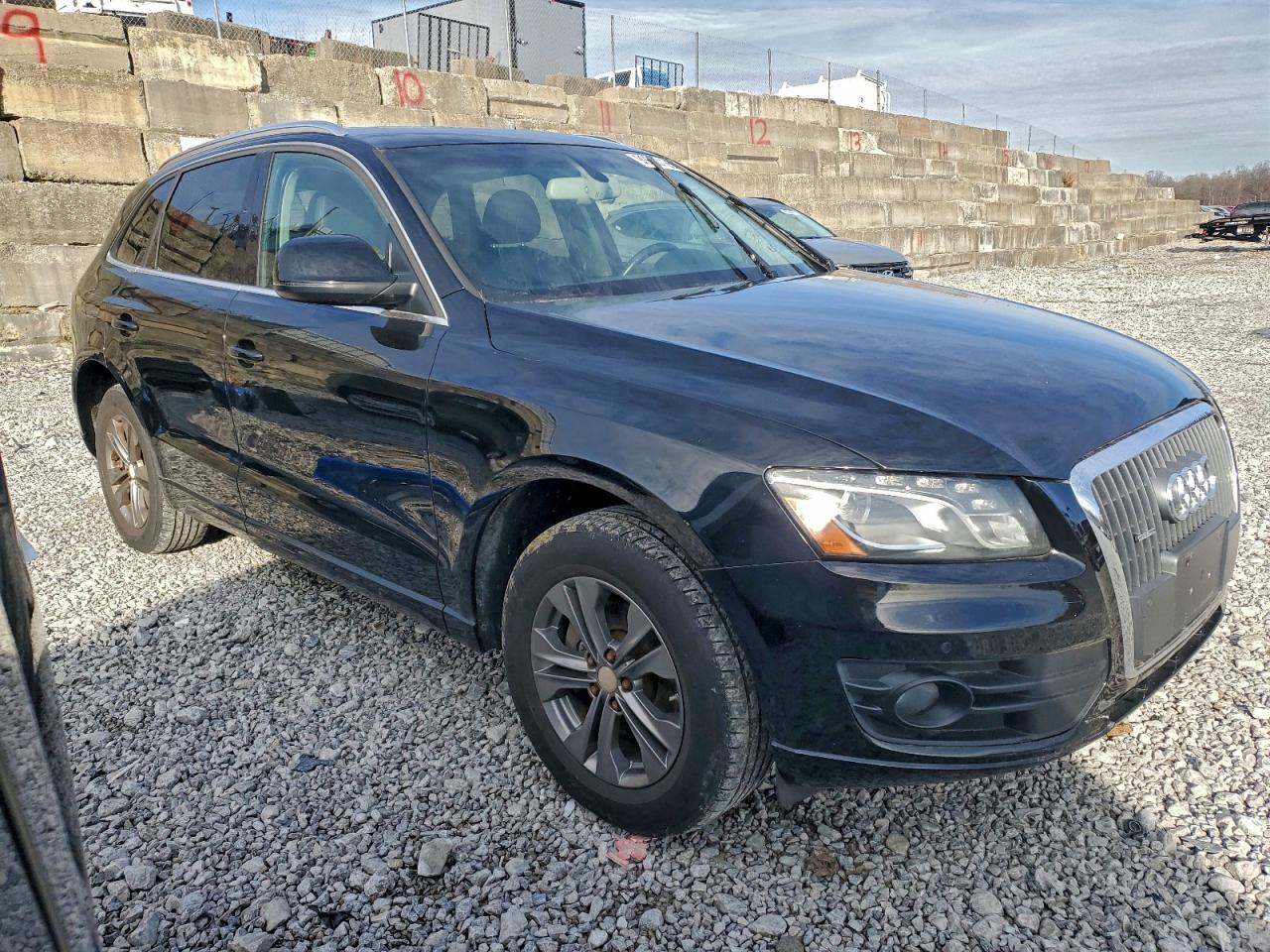 2012 AUDI Q5 PREMIUM PLUS photo 4