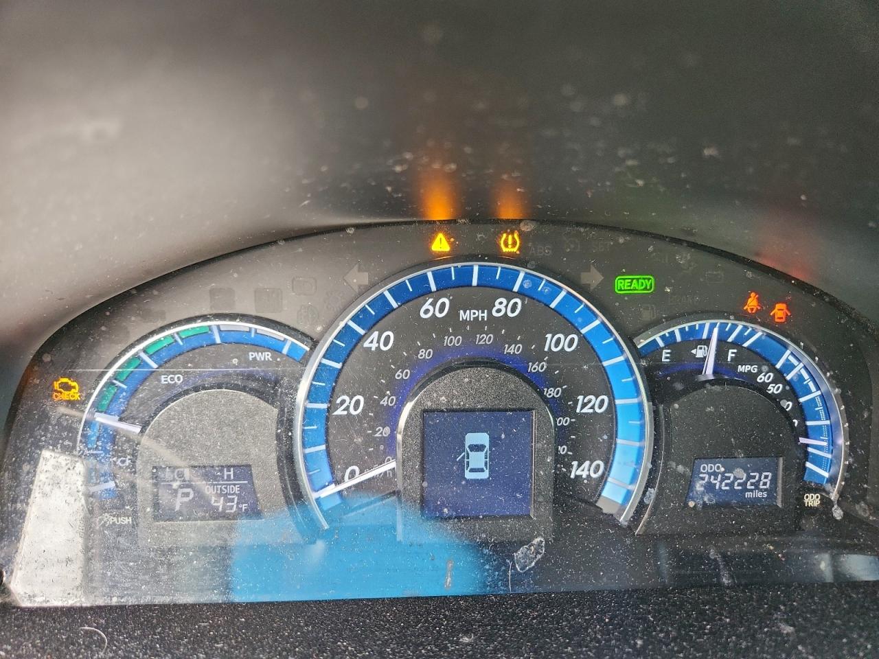 2014 TOYOTA CAMRY HYBRID photo 9