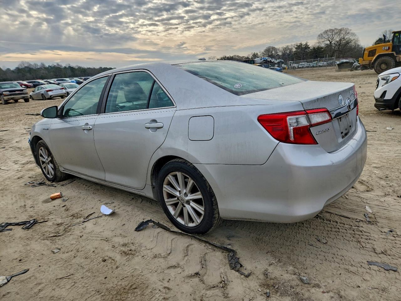 2014 TOYOTA CAMRY HYBRID photo 2