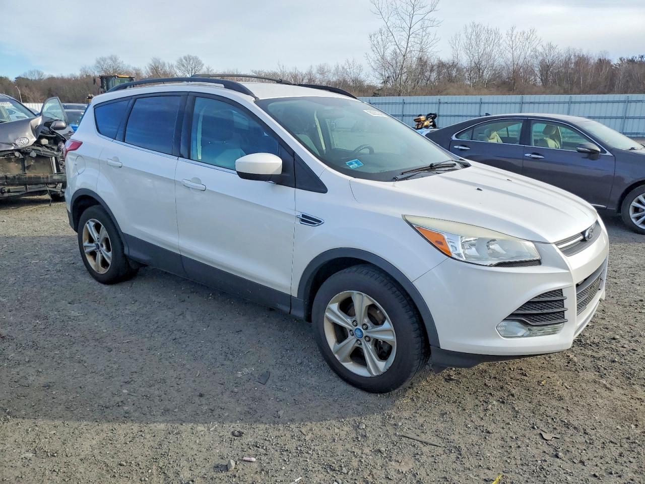 2013 FORD ESCAPE SE photo 4