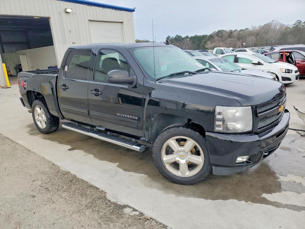 2010 CHEVROLET SILVERADO K1500 LT photo 4