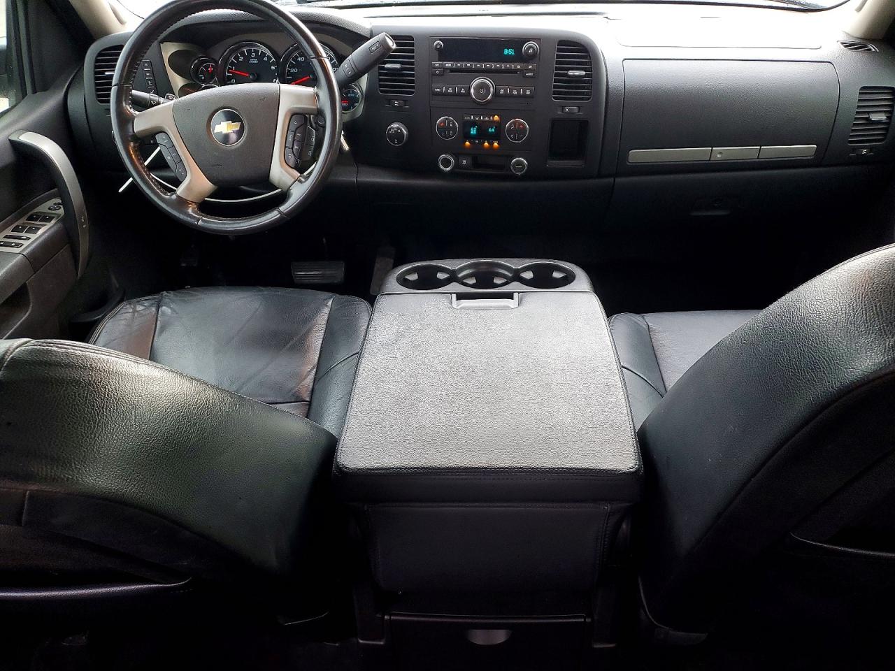 2010 CHEVROLET SILVERADO K1500 LT photo 8