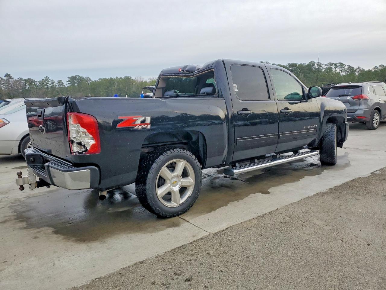 2010 CHEVROLET SILVERADO K1500 LT photo 3