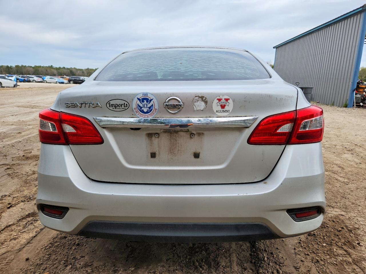 2019 NISSAN SENTRA S photo 11